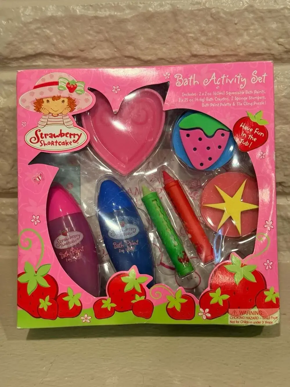 Strawberry Shortcake Bath Activity Set with Paints, Crayons, and Stampers